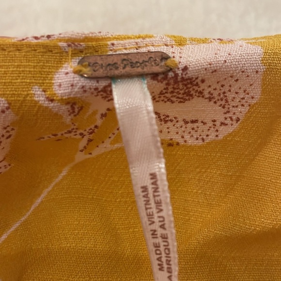 Free People beautiful yellow flower pattern dress, size M, tag still on - Picture 3 of 9